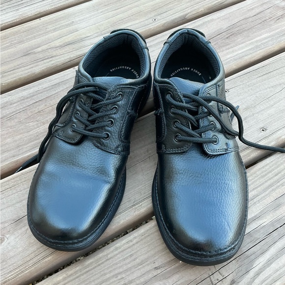 Men\'s genuine Leather Shoes??